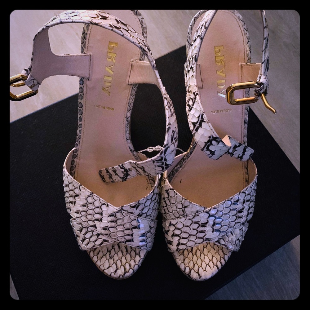 Prada Whip Lucida shoes